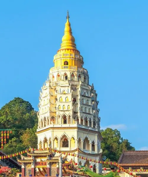 “Magnificent Kek Lok Si Temple in Penang, a must-visit attraction in Malaysia tour packages from Lucknow.”