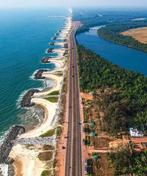 Scenic coastal highway in Kerala – Explore serene beaches with South India Packages.