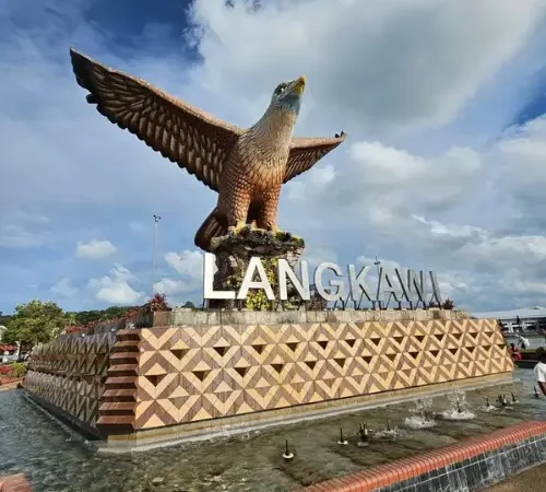 Malaysia Couple Travel Guide: Best Adventure Activities & Destinations