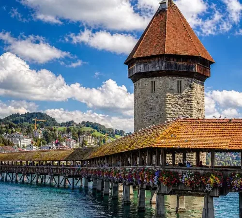 Best Time to Book a Switzerland Tour Package for Snow, Sightseeing & Festivals